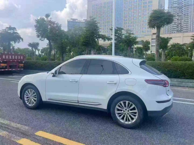 湛江17年众泰SR97