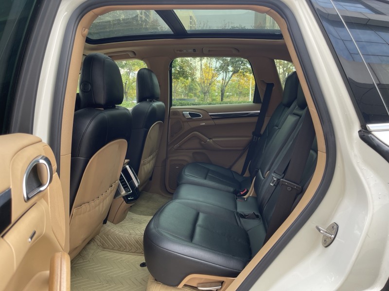 济宁11年保时捷卡宴9