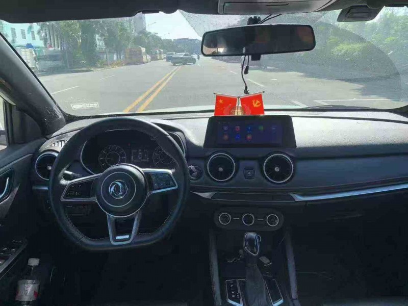 深圳22年东风风光5