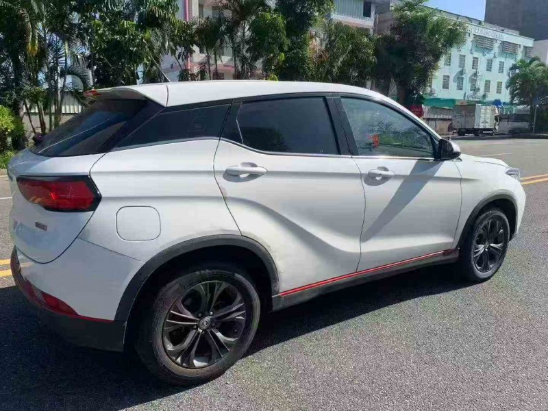 深圳22年东风风光8