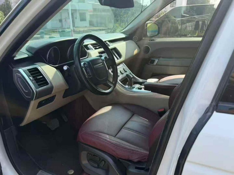 萍乡19年路虎揽胜运动6