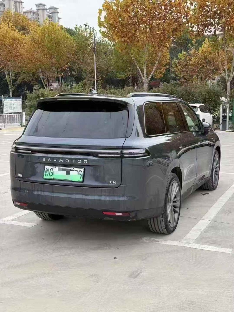 景德镇24年零跑汽车C167