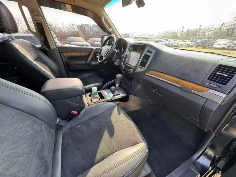 淄博19年三菱帕杰罗6