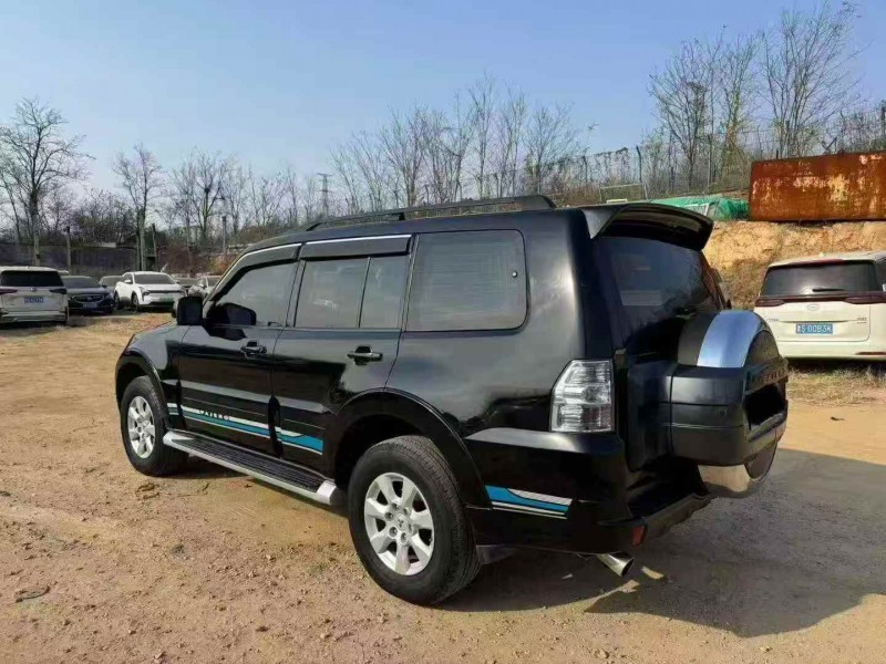 淄博19年三菱帕杰罗8