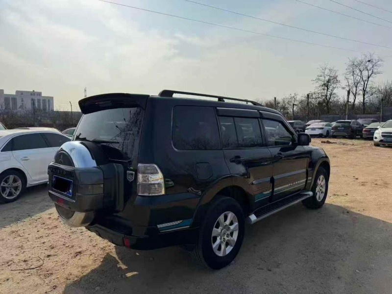 淄博19年三菱帕杰罗9