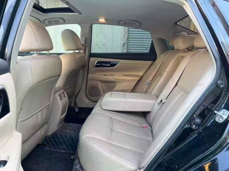 青岛17年日产天籁5