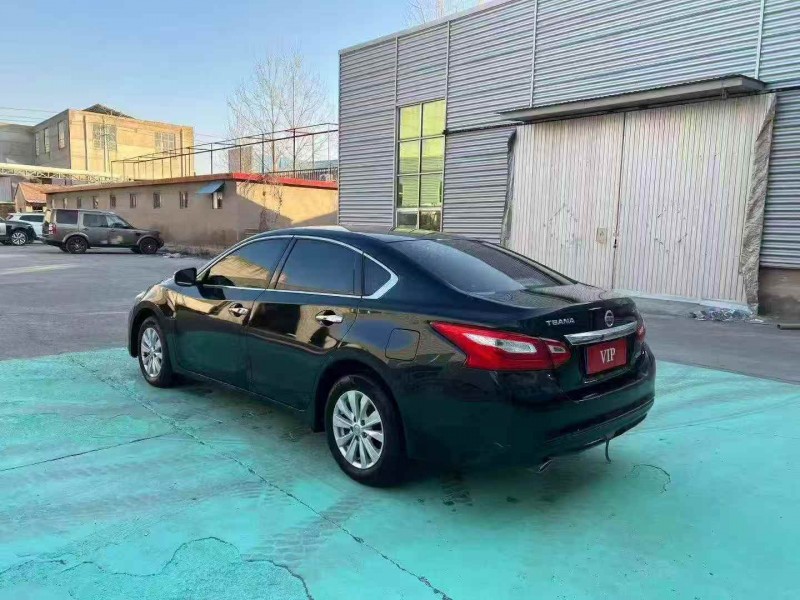 青岛17年日产天籁8