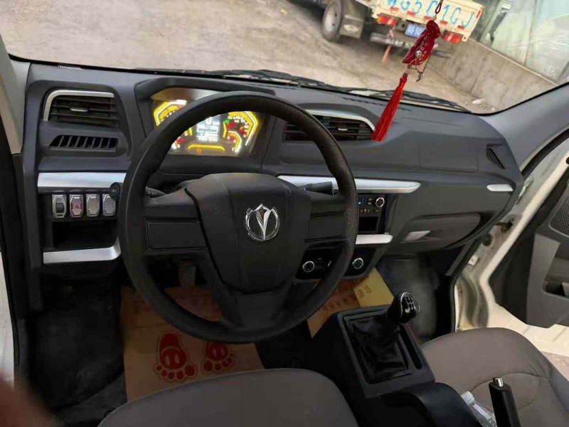 徐州22年飞碟箱货货车5