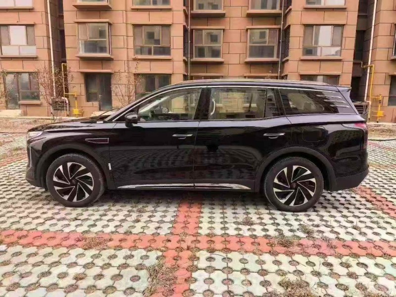 承德25年红旗HS77