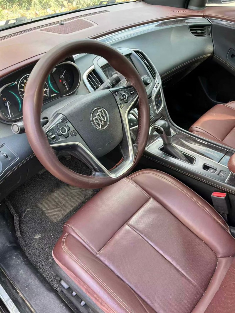 青岛15年别克君越3