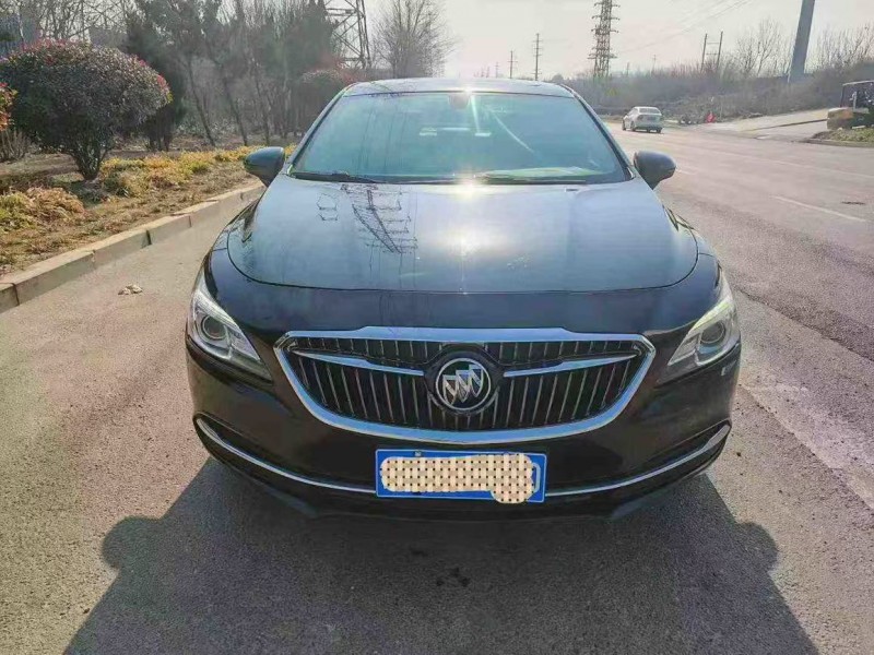 青岛17年别克君越1