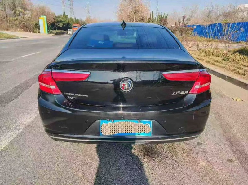 青岛17年别克君越6