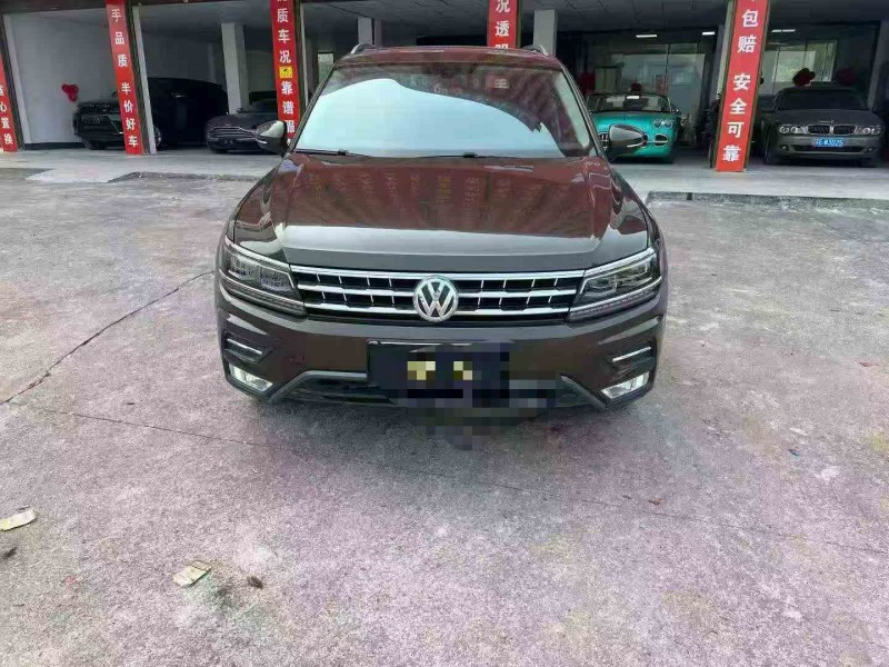 张家界17年大众途观1