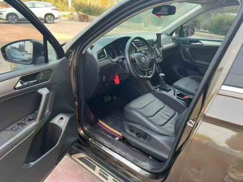 张家界17年大众途观7