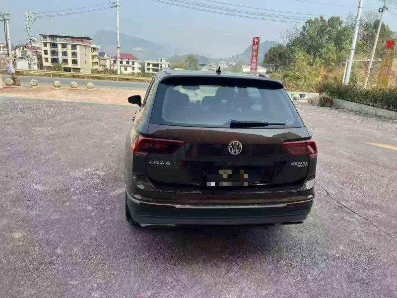 张家界17年大众途观9