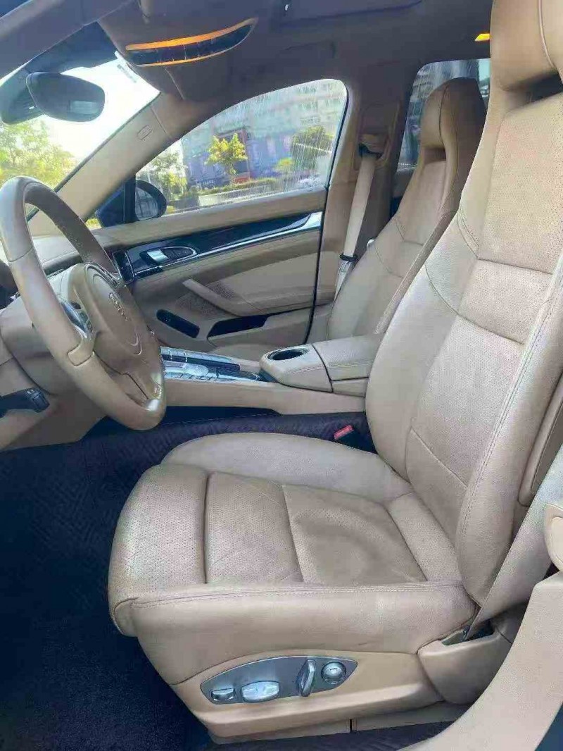 莆田14年保时捷帕拉梅拉4