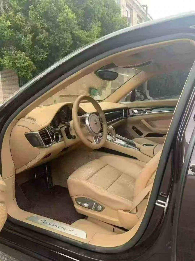 三明14年保时捷帕拉梅拉6