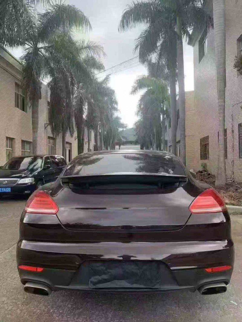 三明14年保时捷帕拉梅拉9