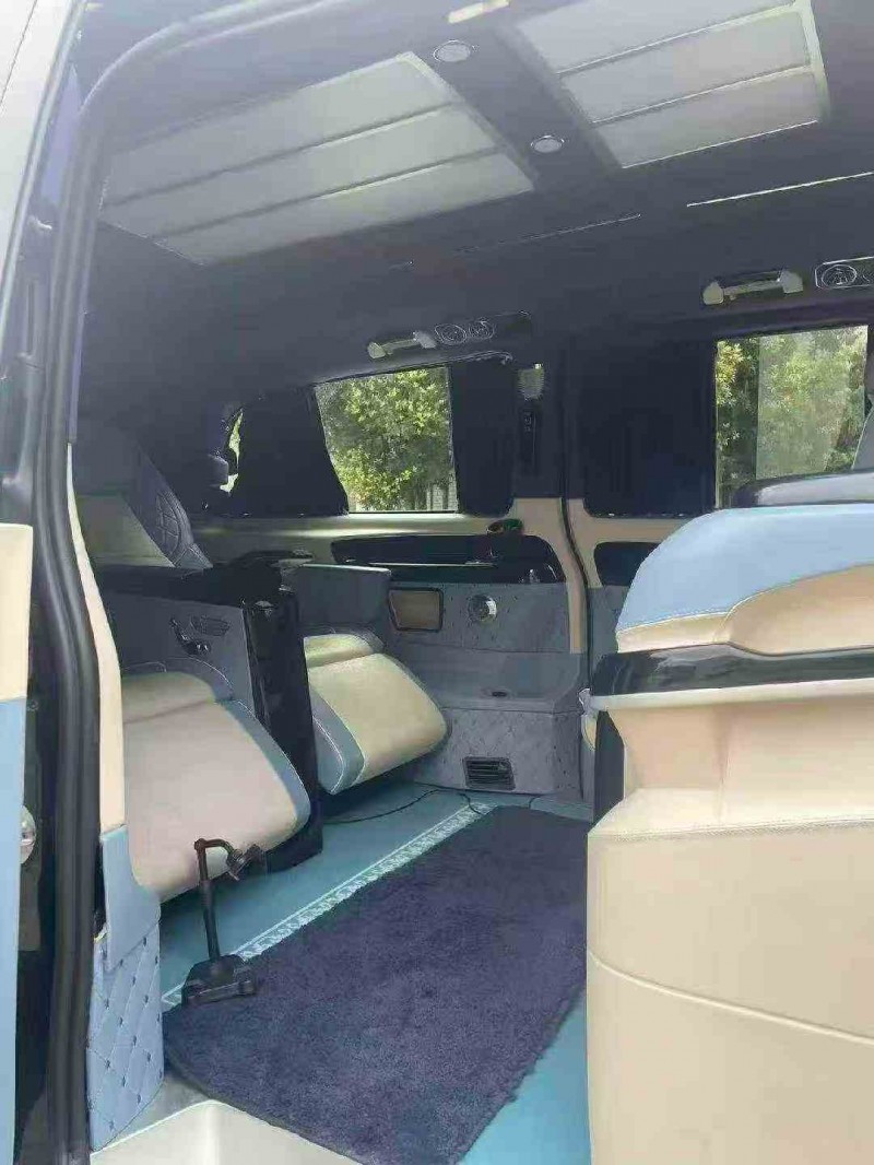 莆田21年奔驰威霆4