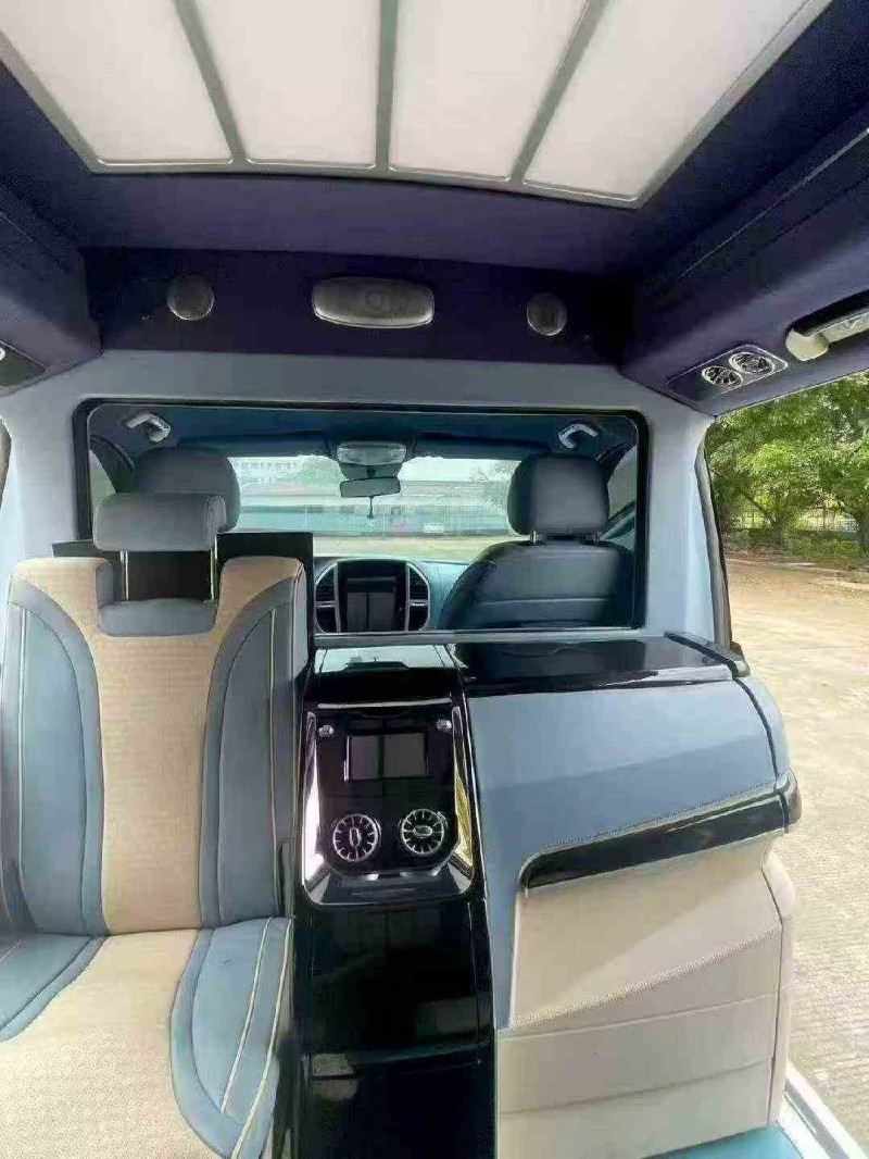 莆田21年奔驰威霆6