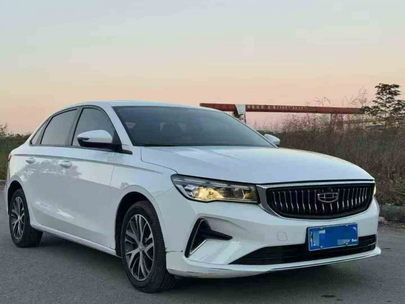 南宁22年吉利帝豪3