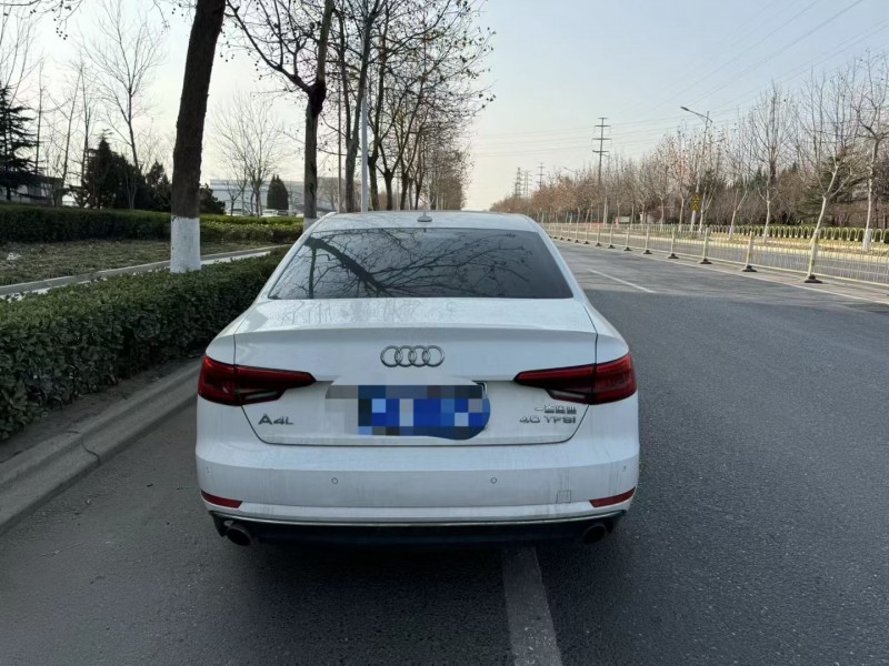 青岛17年奥迪A4L9