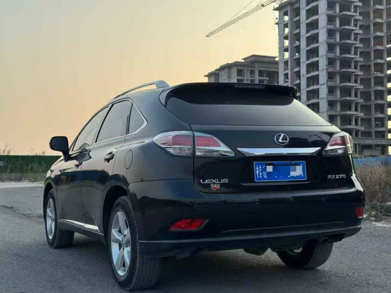 钦州13年雷克萨斯RX8