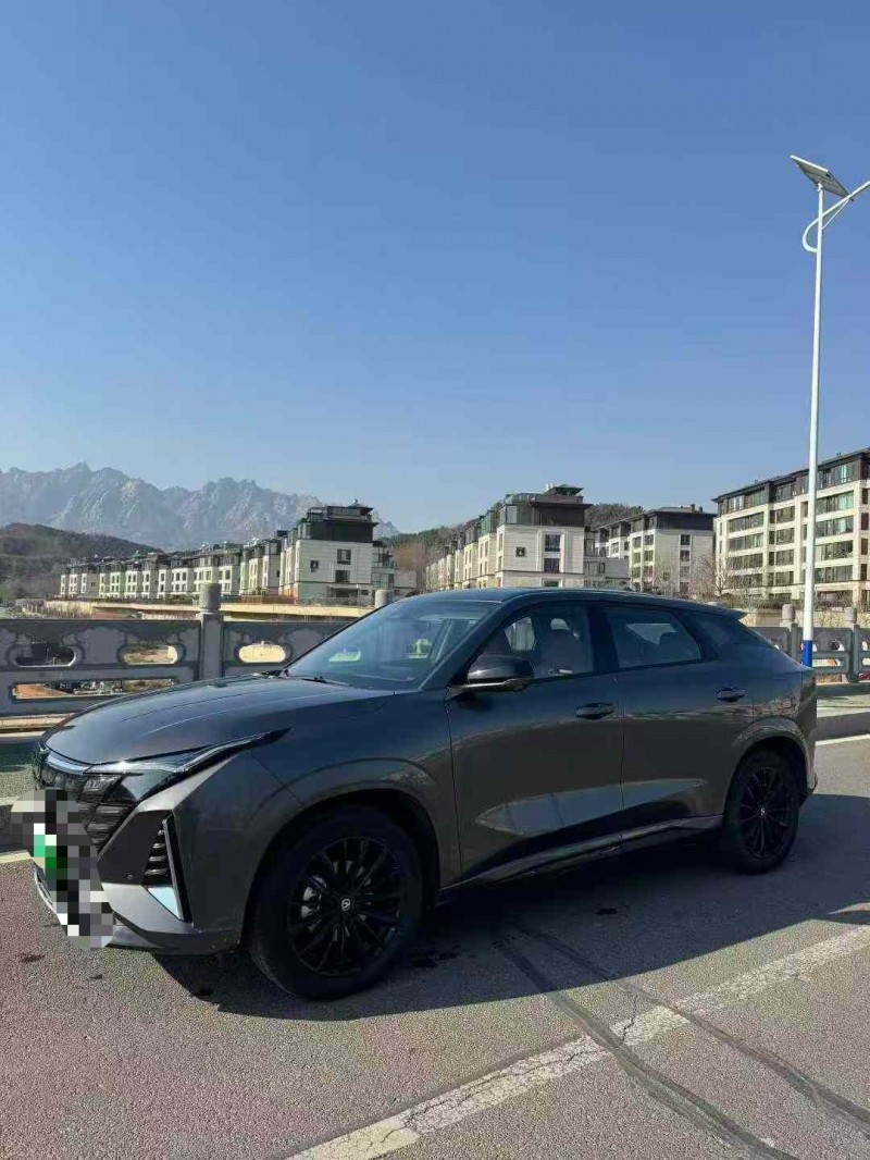 青岛25年长安汽车UNI3