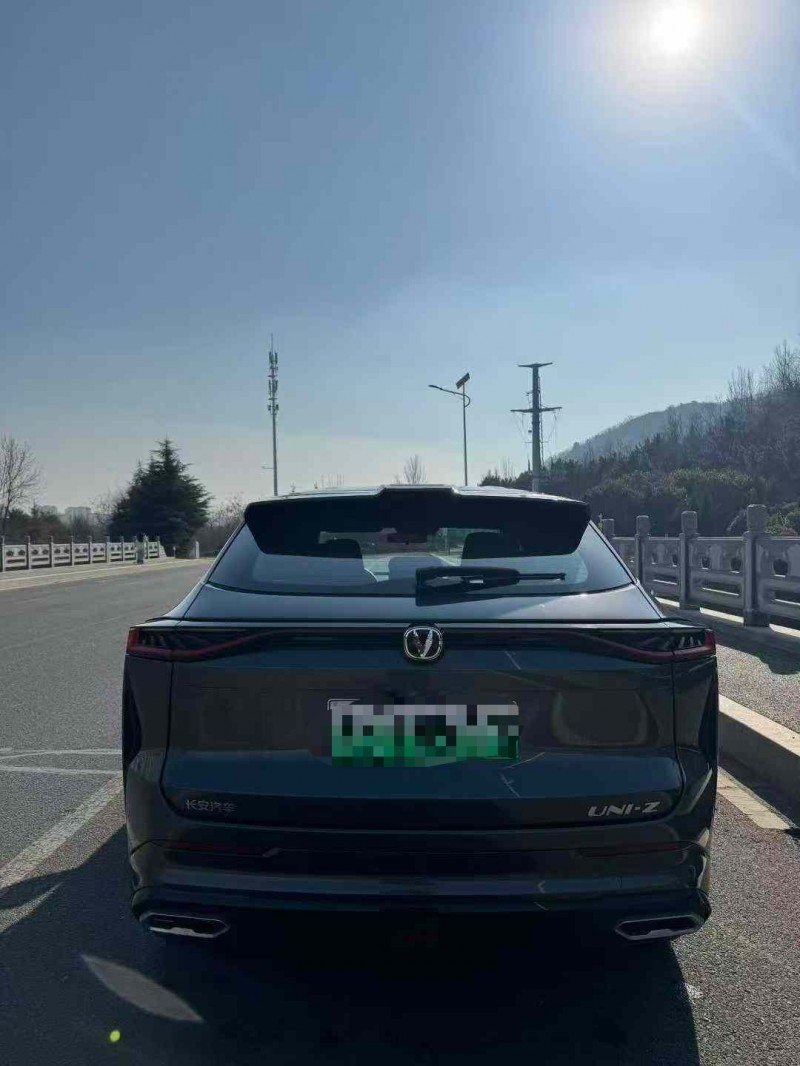 青岛25年长安汽车UNI9