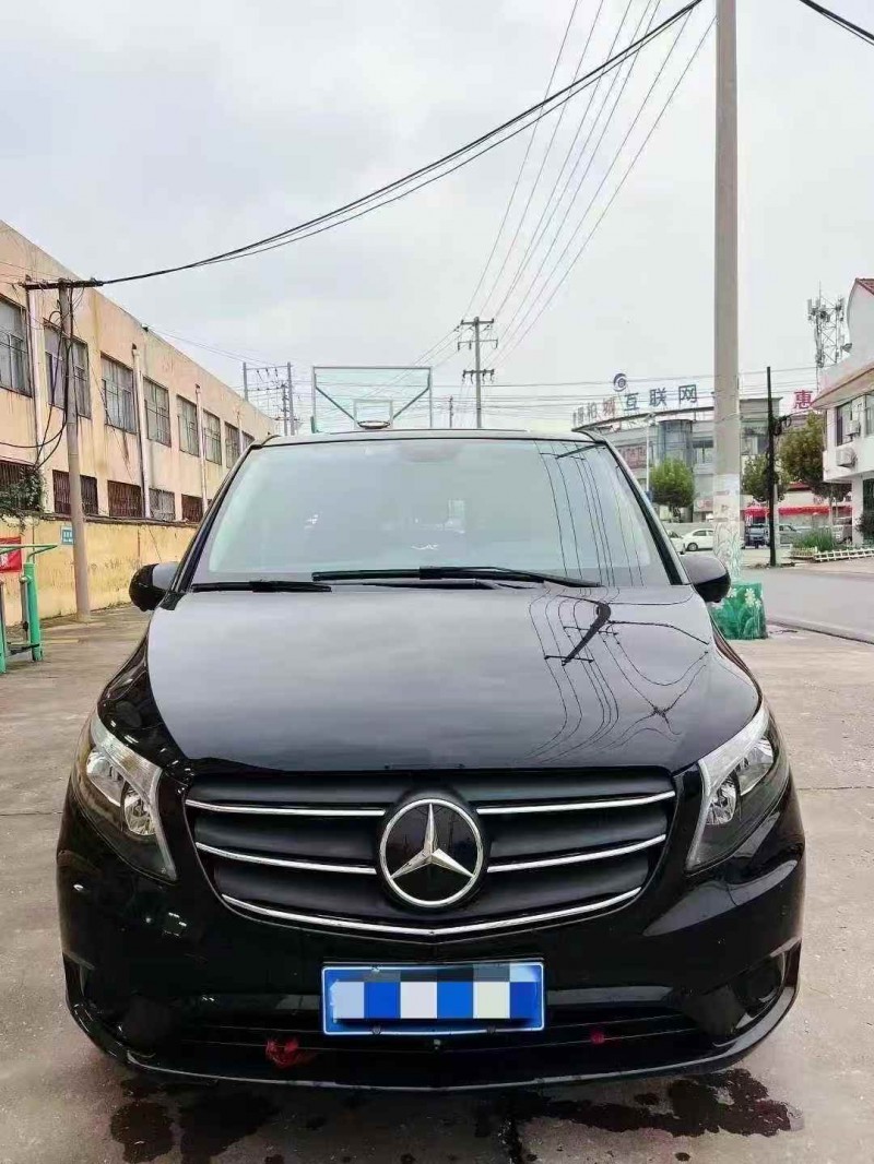 济宁23年奔驰威霆1