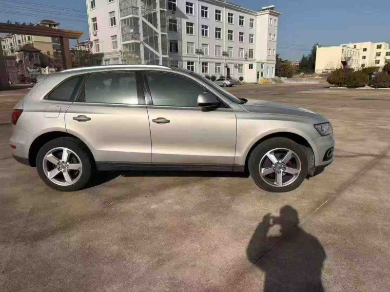 青岛16年奥迪Q56