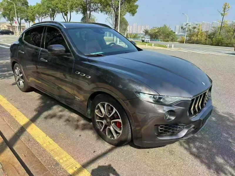 湘潭16年玛莎拉蒂Levante2