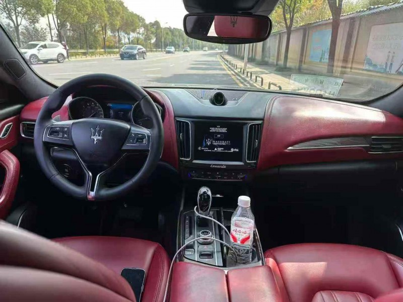 湘潭16年玛莎拉蒂Levante3