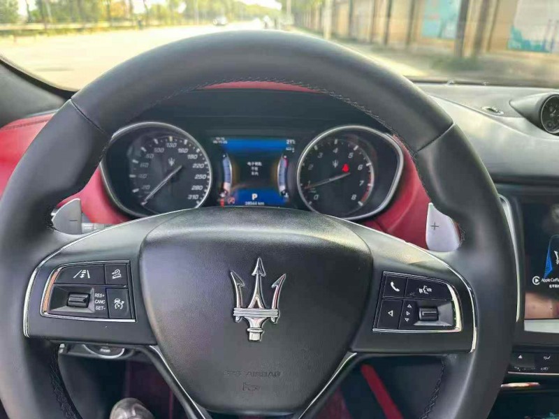 湘潭16年玛莎拉蒂Levante4