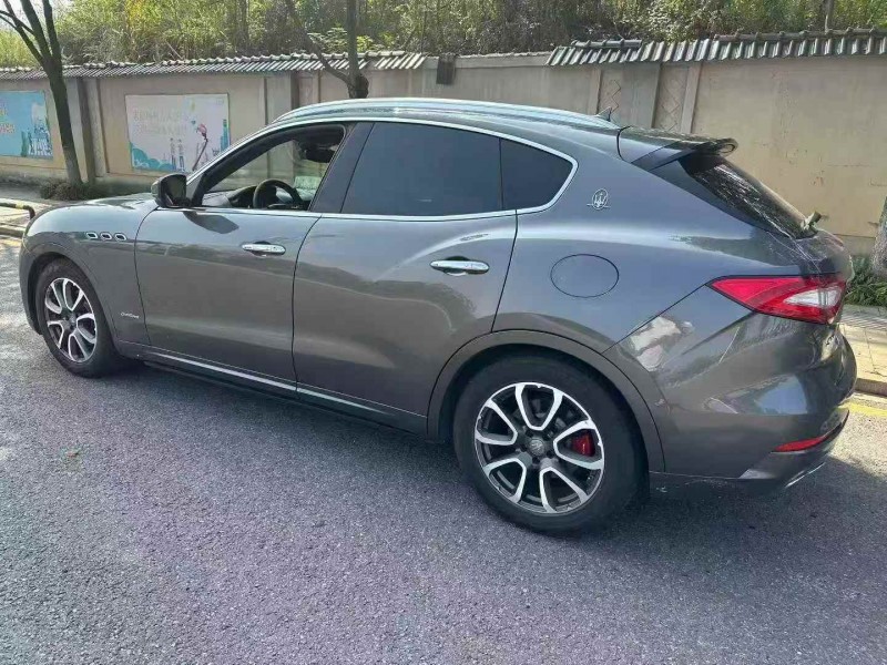 湘潭16年玛莎拉蒂Levante7