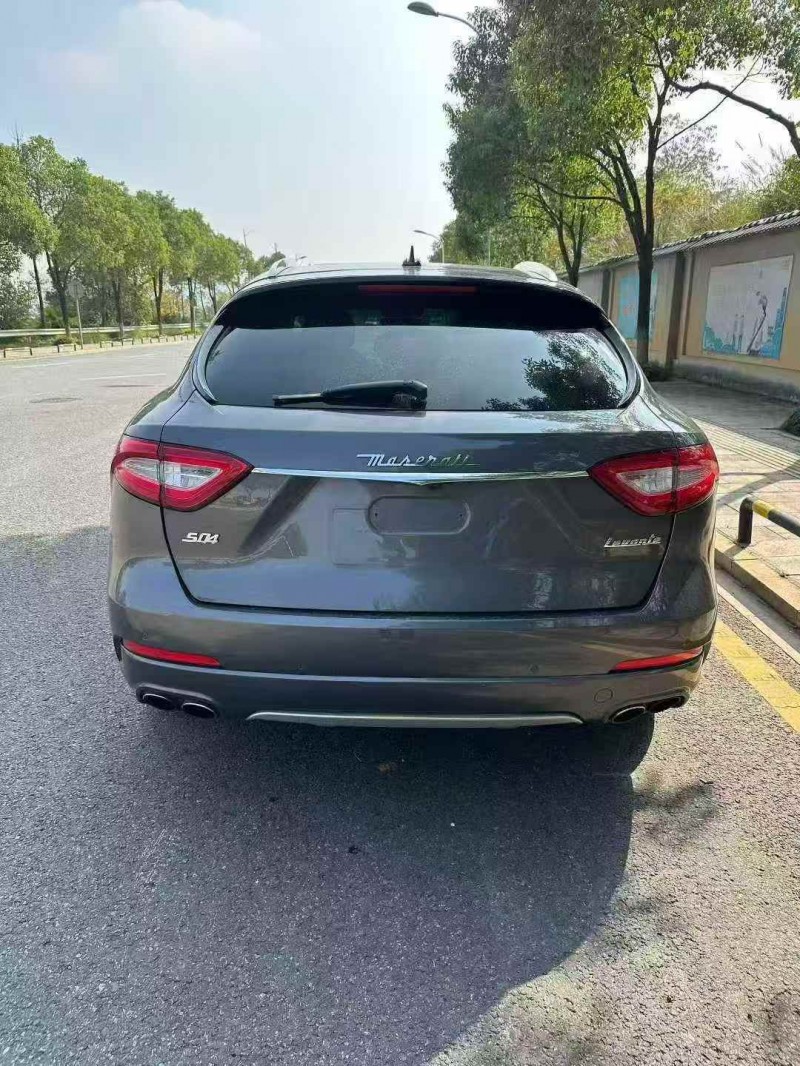 湘潭16年玛莎拉蒂Levante9