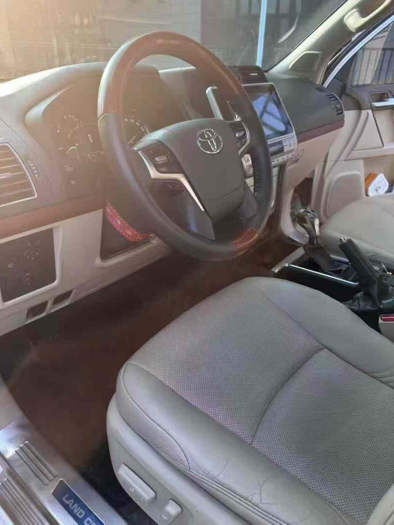 佛山19年丰田普拉多4
