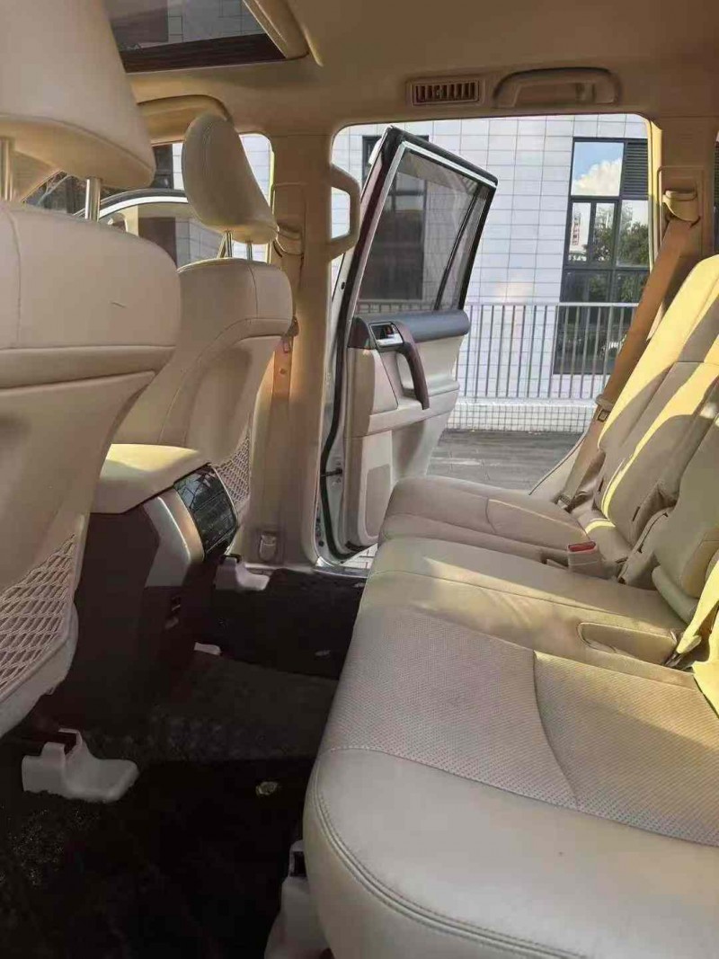 佛山19年丰田普拉多6