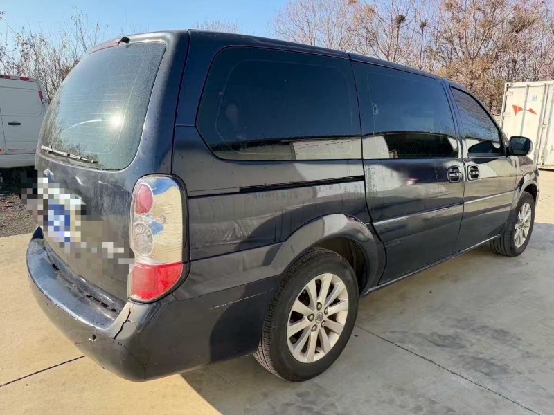 青岛11年别克GL88