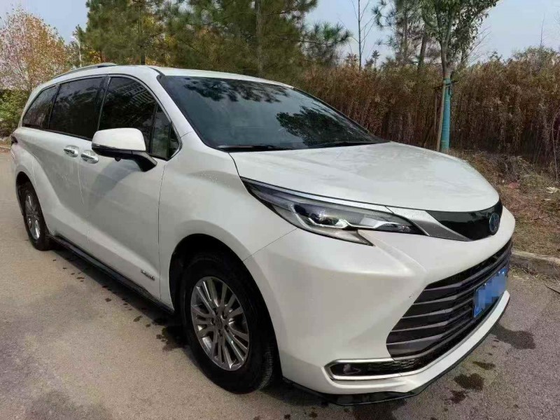 荆州22年丰田塞纳2