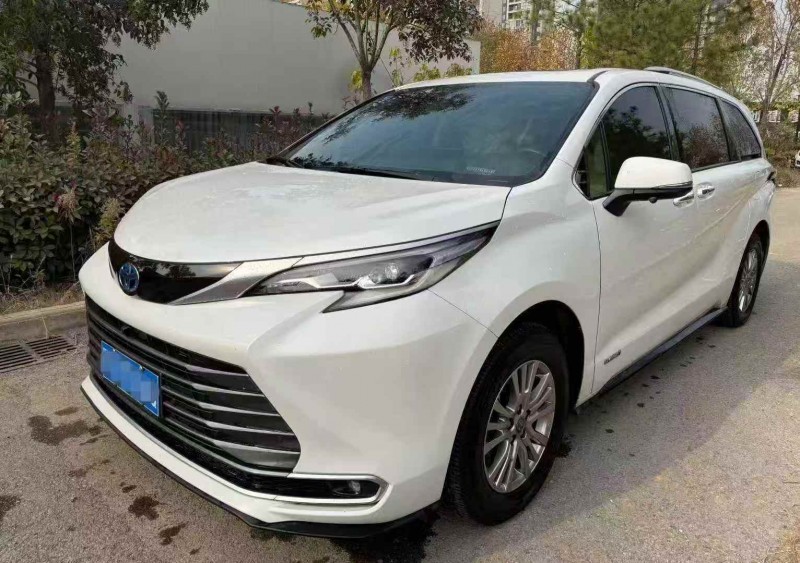 荆州22年丰田塞纳3