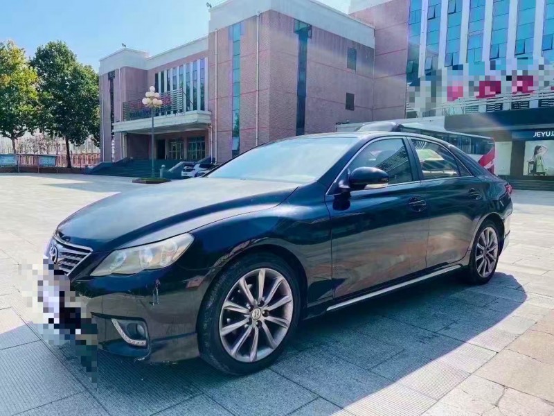 潍坊13年丰田锐志2