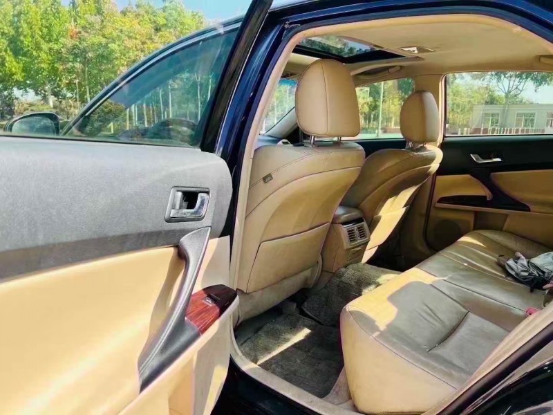 潍坊13年丰田锐志5