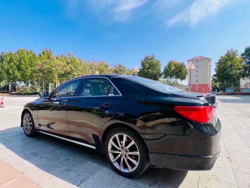 潍坊13年丰田锐志7