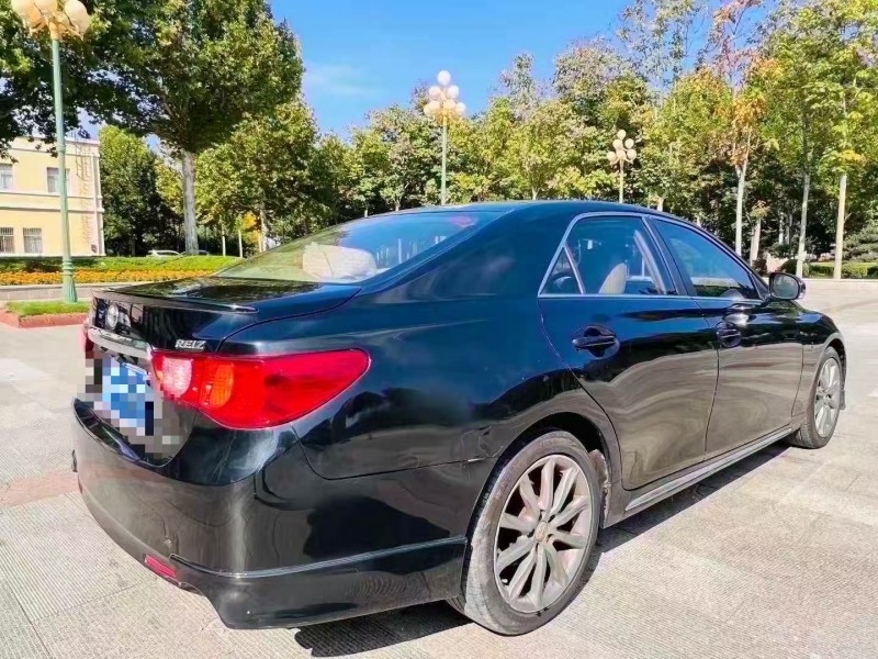 潍坊13年丰田锐志8