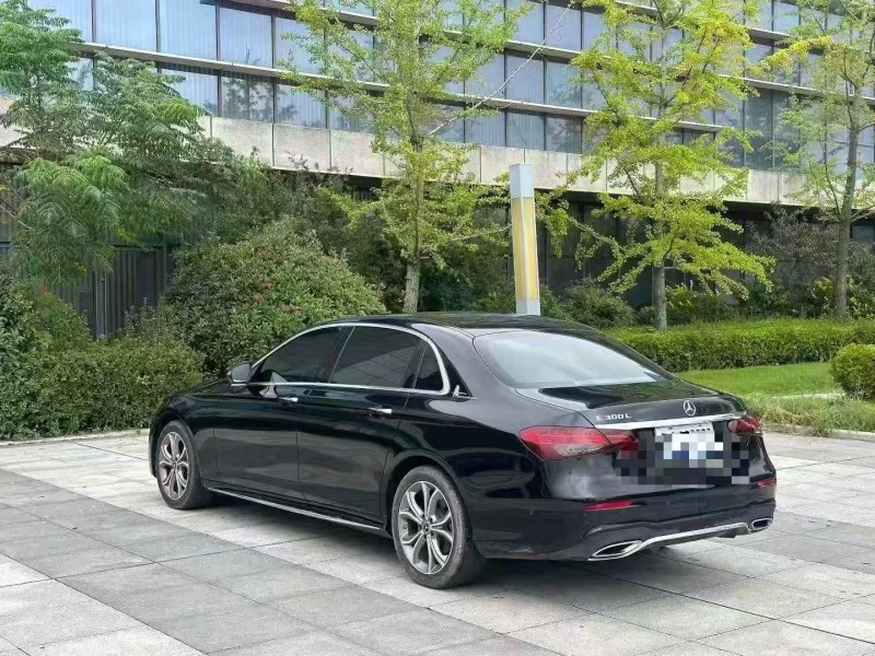 青岛20年奔驰E8