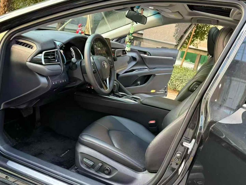 深圳22年丰田凯美瑞4