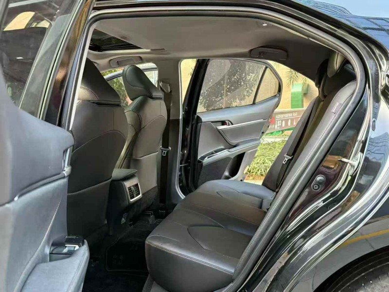 深圳22年丰田凯美瑞6