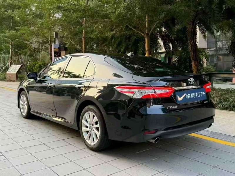 深圳22年丰田凯美瑞7