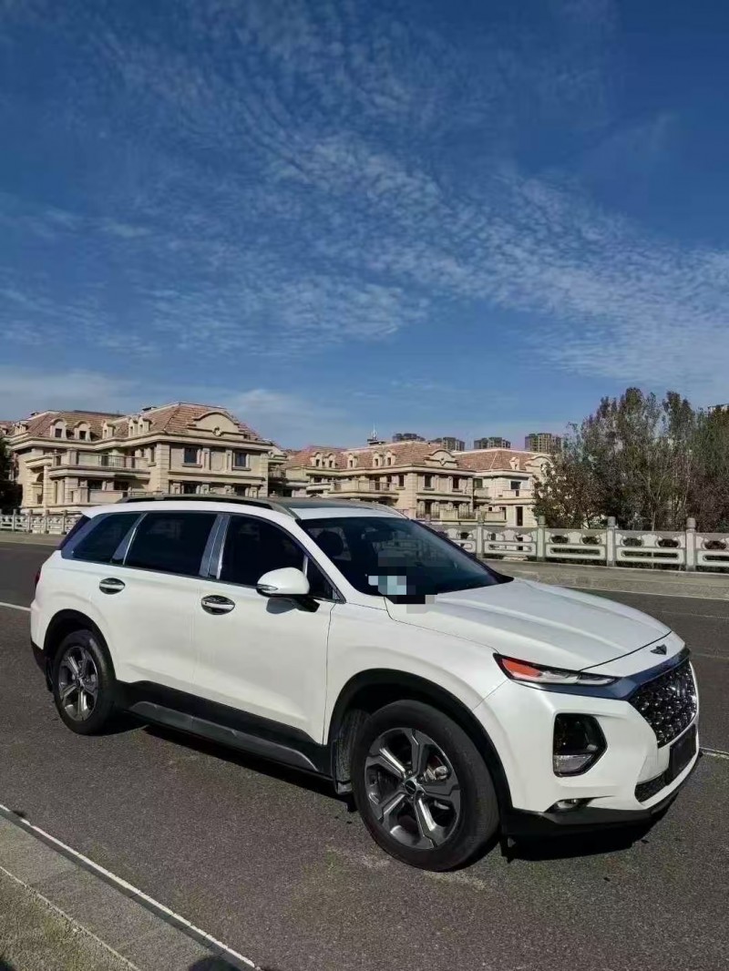 青岛19年现代新胜达2